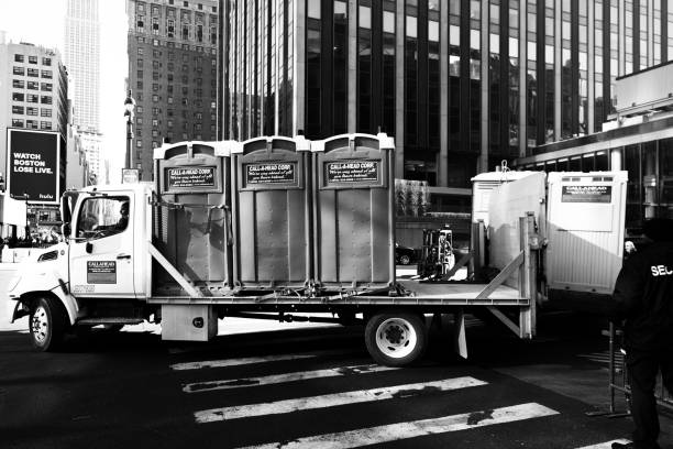 Best Portable bathroom rental  in Clarence, IA